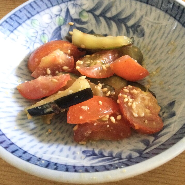 なすとトマトの胡麻和え♪ .*✿